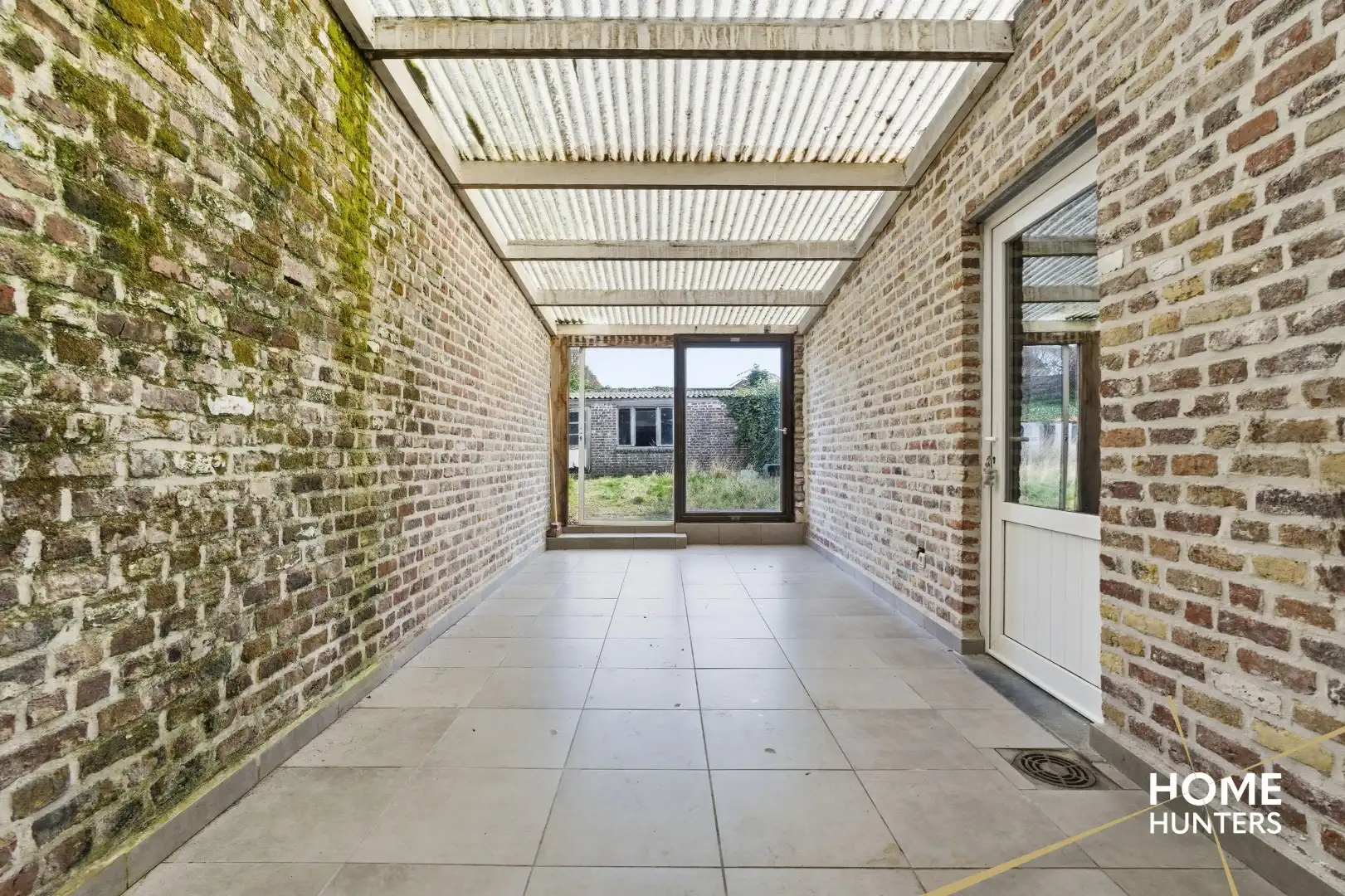 Karaktervolle renovatiekans op topligging in Ieper – 4 slaapkamers, ruime tuin en garage met achteruitgang foto 20