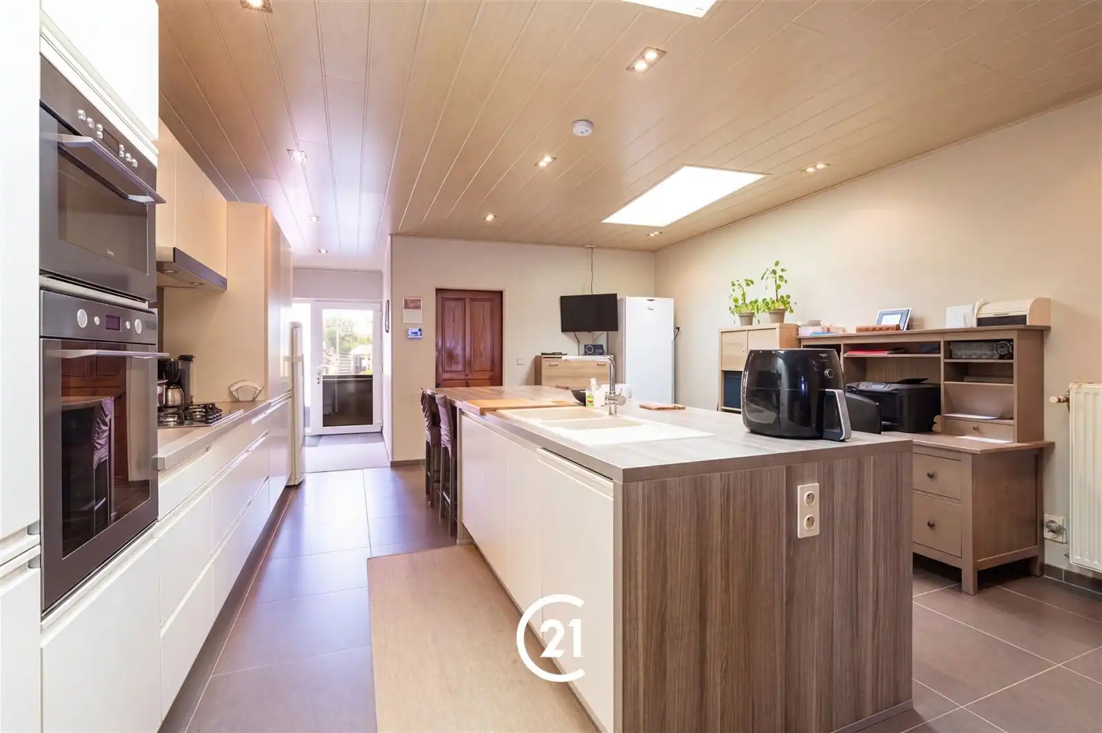 Instapklare woning met verzorgde tuin te Kruisem! foto 5