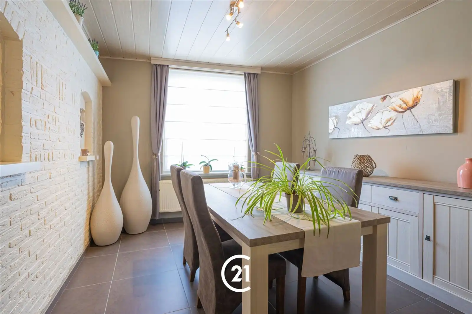 Instapklare woning met verzorgde tuin te Kruisem! foto 4