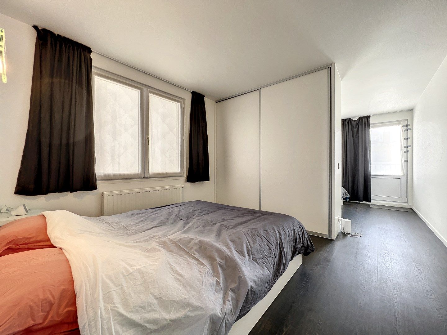 Prachtig vernieuwd 3-slaapkamer appartement met frontaal zicht op zee foto 21