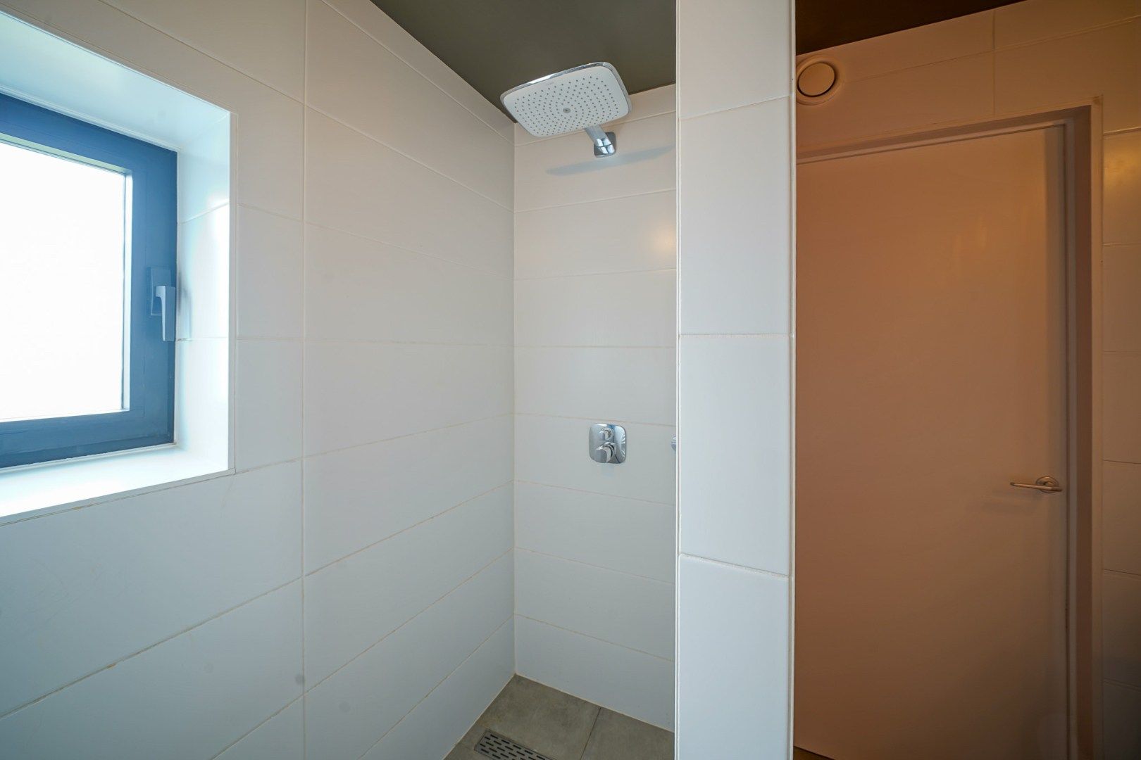 Unieke en recente woning met ruime loods in Oudenburg foto 25