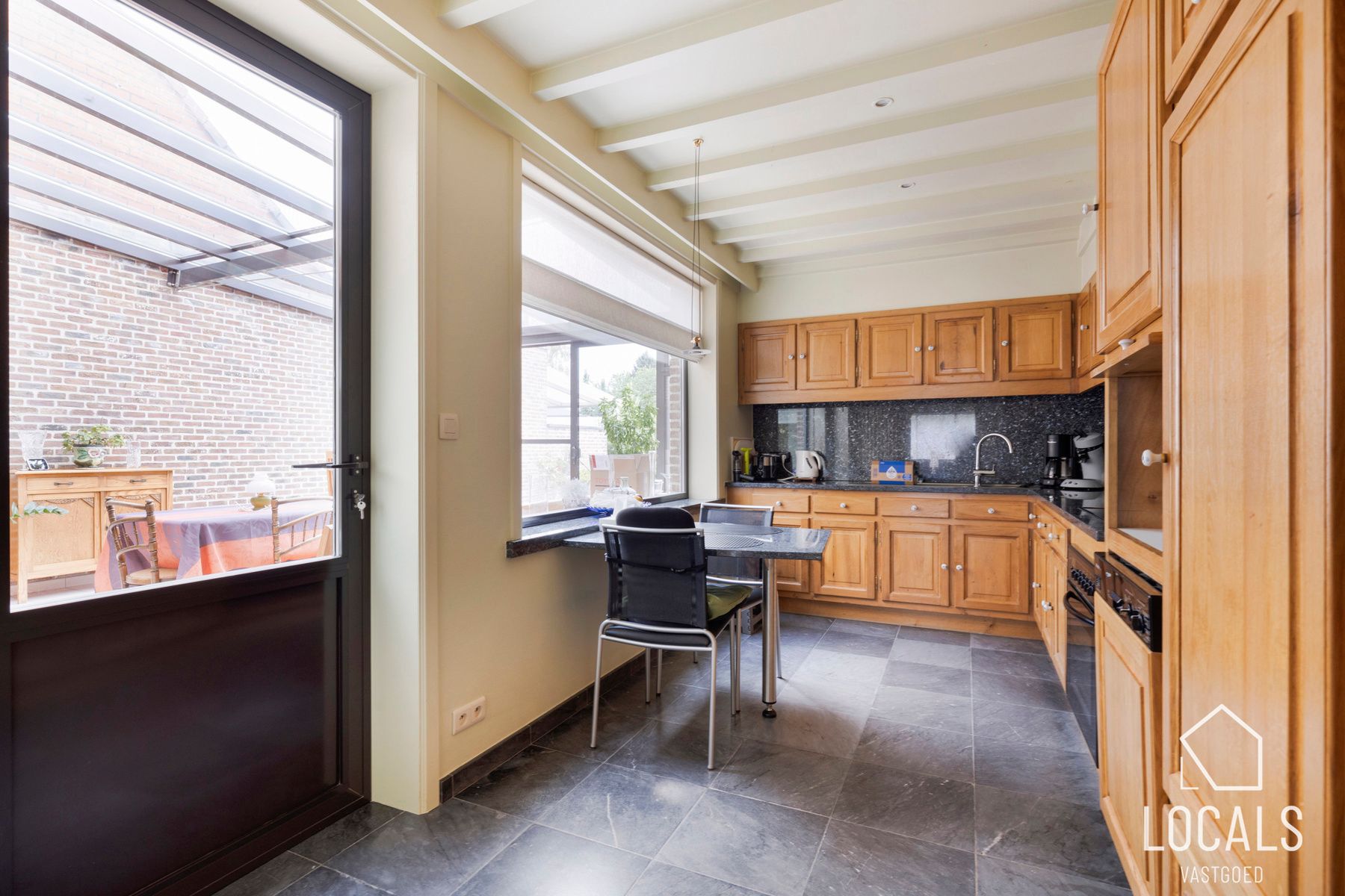 Instapklare woning met 3 slaapkamers + zolder, tuin, garage foto 7
