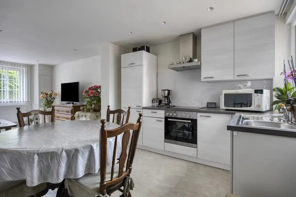 OPBRENGSTEIGENDOM BESTAANDE UIT TWEE RUIME EN VERHUURDE APPARTEMENTEN IN HERK-DE-STAD foto 24