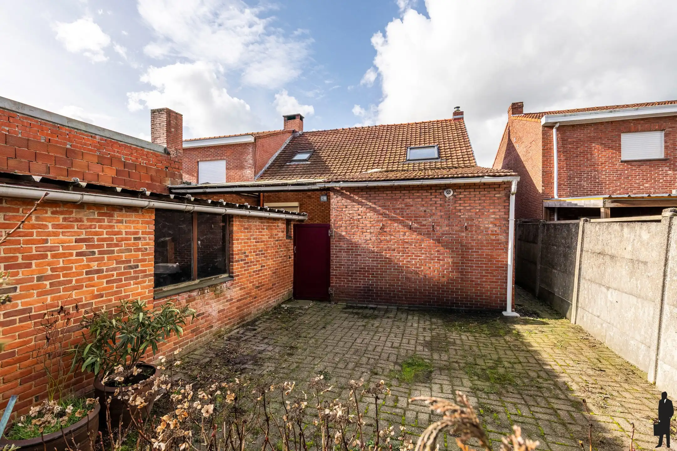 Te renoveren woning met 4 slaapkamers in Sint-Jozef foto 10