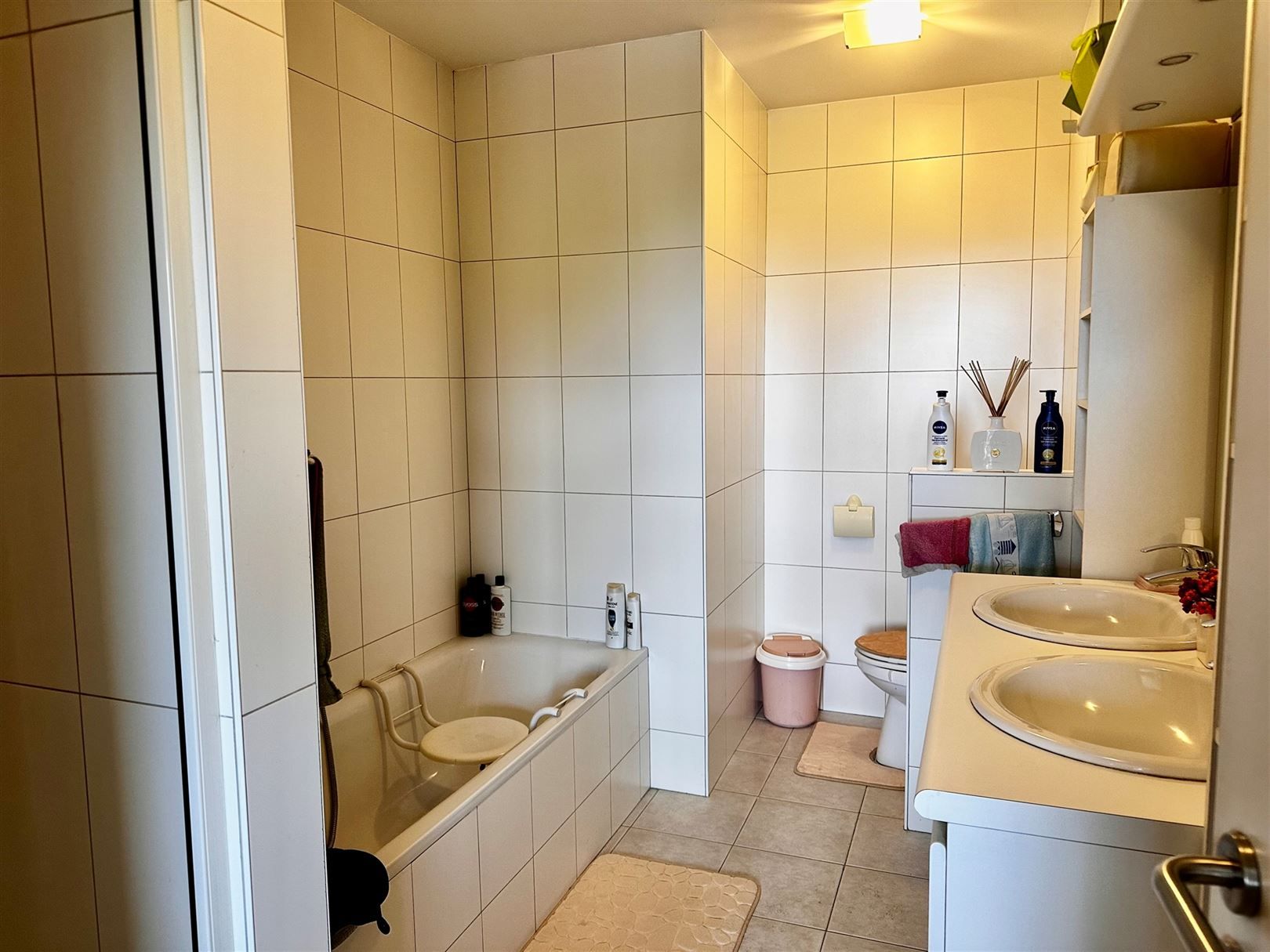 App met 2 slpk en 2 terrassen en garage foto 11