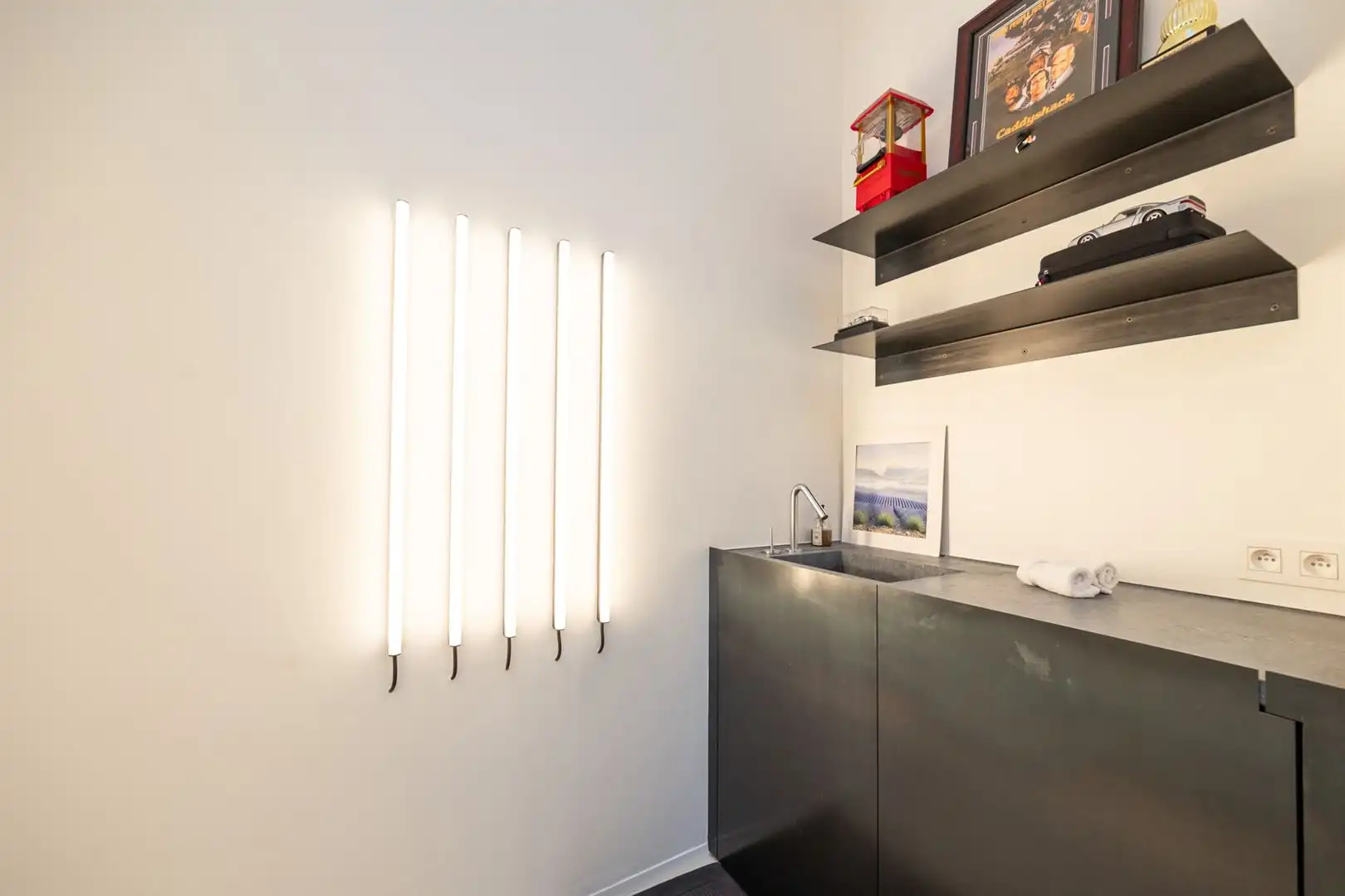 XXL loft met industriële ziel en terras foto 22