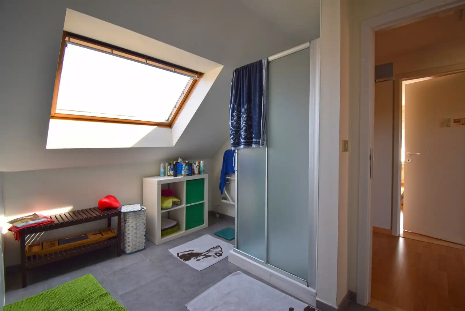 RESIDENTIEEL GELEGEN VILLA MET RUIME TUIN EN OPRIT  foto 10