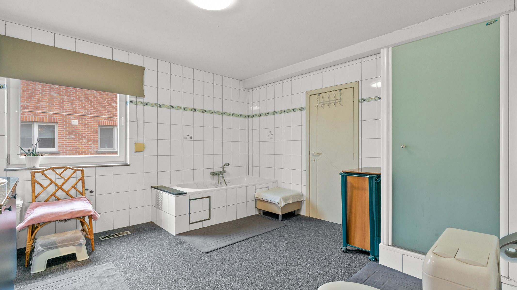 Ruime gezinswoning met handelsruimte gelegen in Mol-Ginderbuiten. foto 13