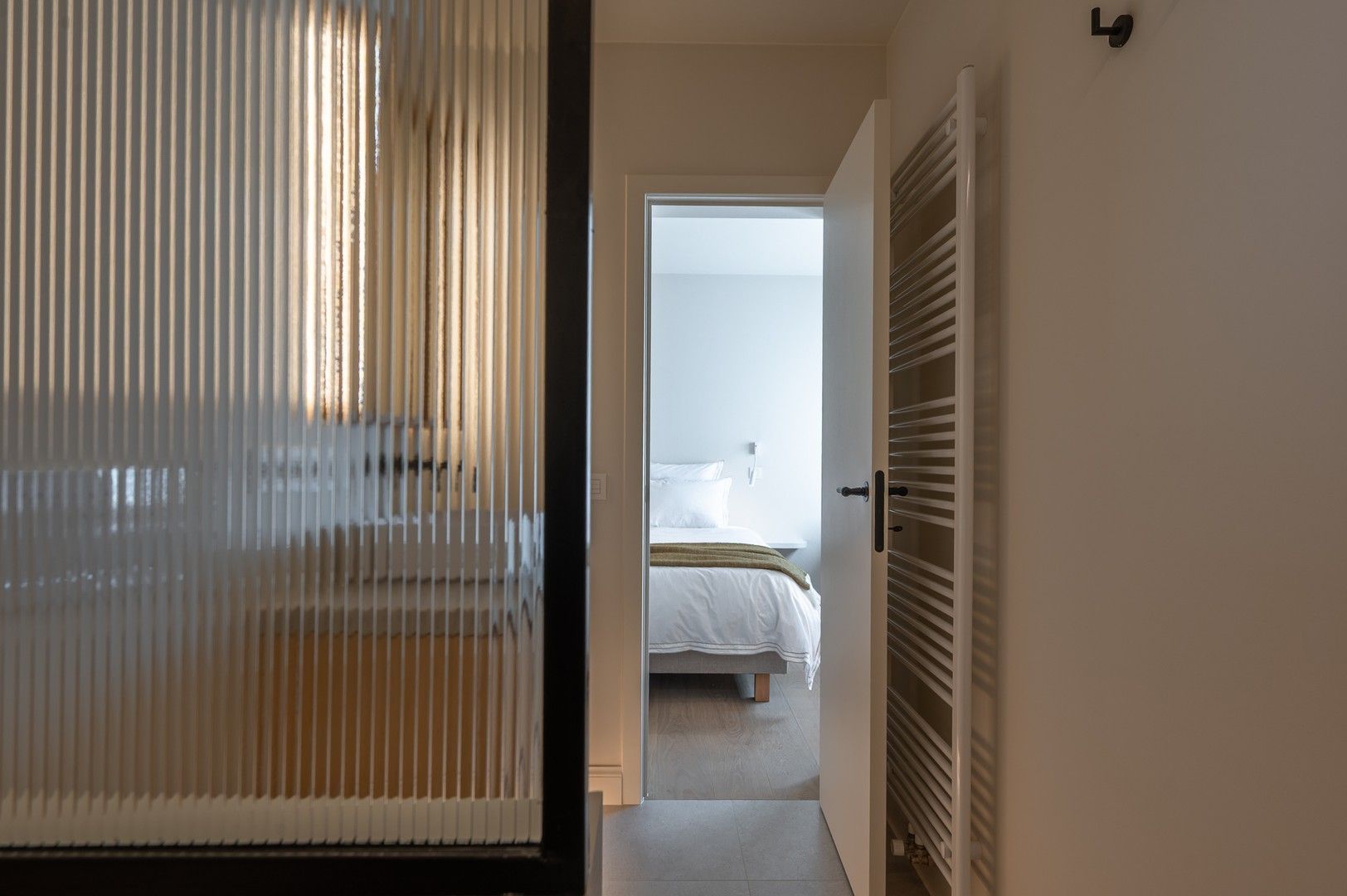 Prachtig en luxueus gerenoveerd appartement met zeezicht, centraal gelegen in het Zoute. foto 13