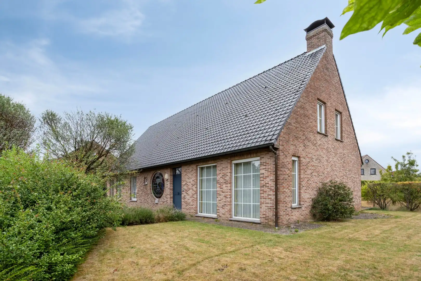 Ruime woning met 3 slaapkamers op een perceel van 1.880 m² te Olen-Centrum ! foto 2