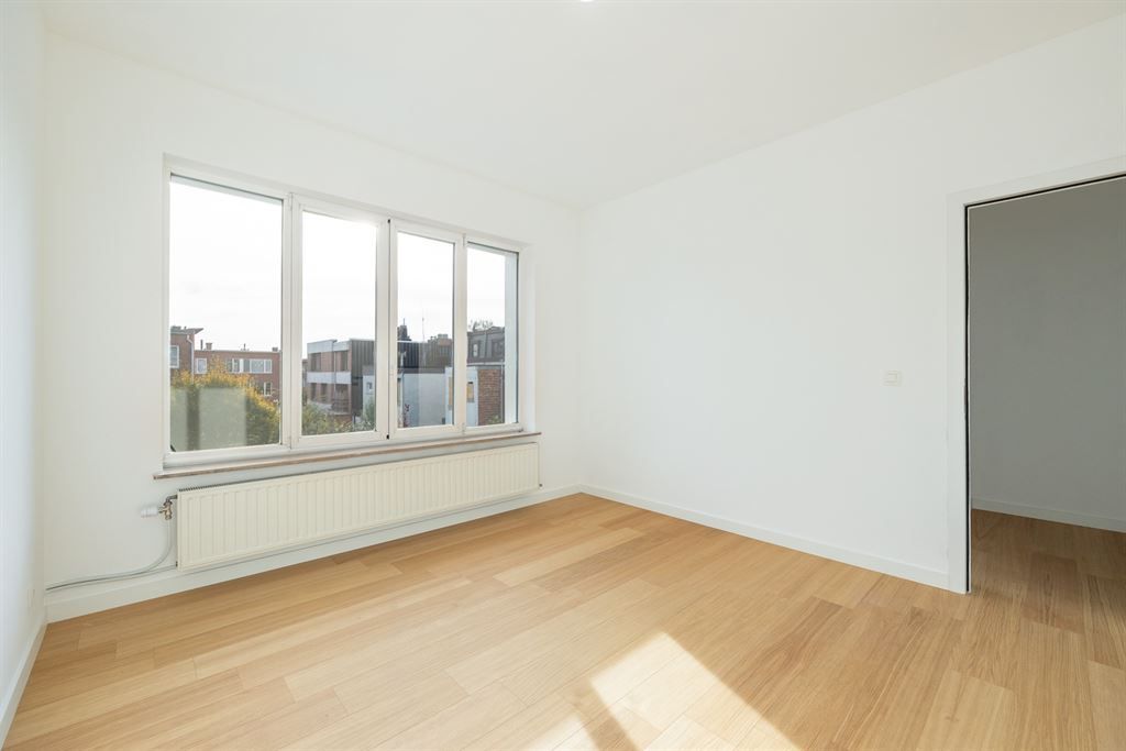 Gerenoveerde woning met zuidgerichte tuin foto 23
