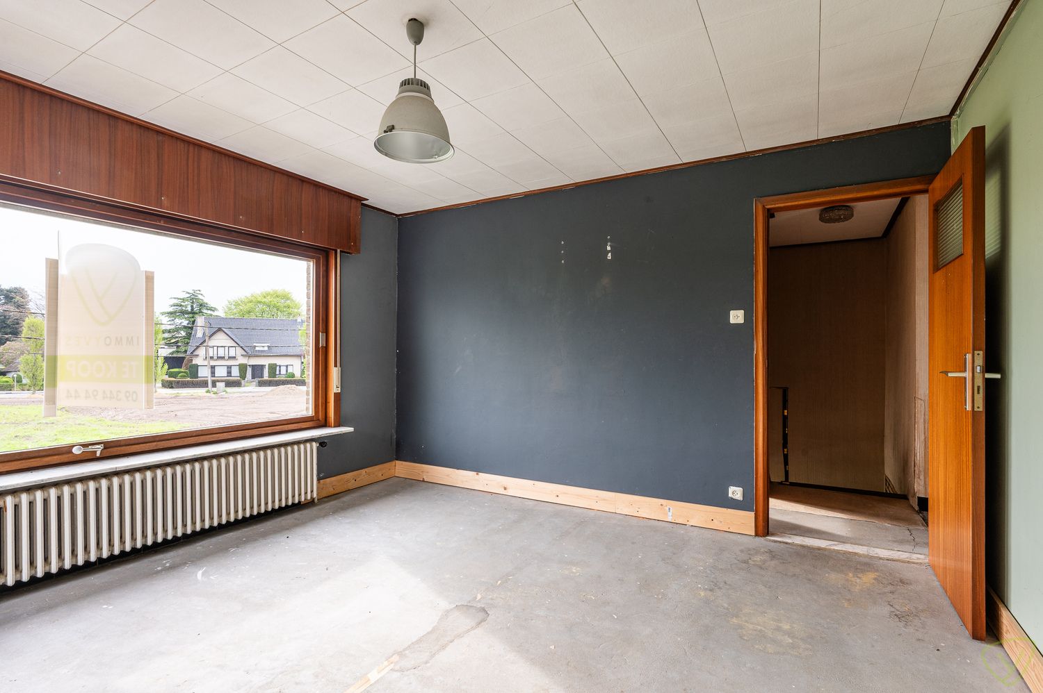 Verrassend ruime te renoveren woning te Oosteeklo! foto 12