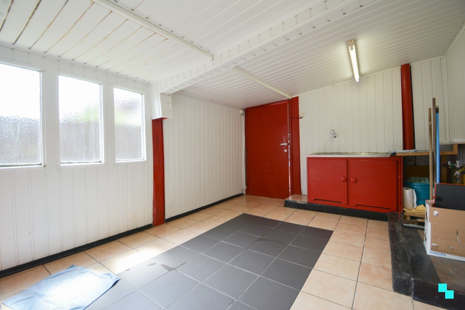 Te renoveren woning met garage in Izegem foto 13