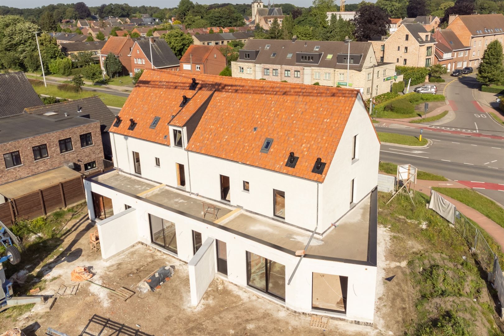 Woning met 4 slaapkamers en apart bureau met Zuid tuin.  foto 7