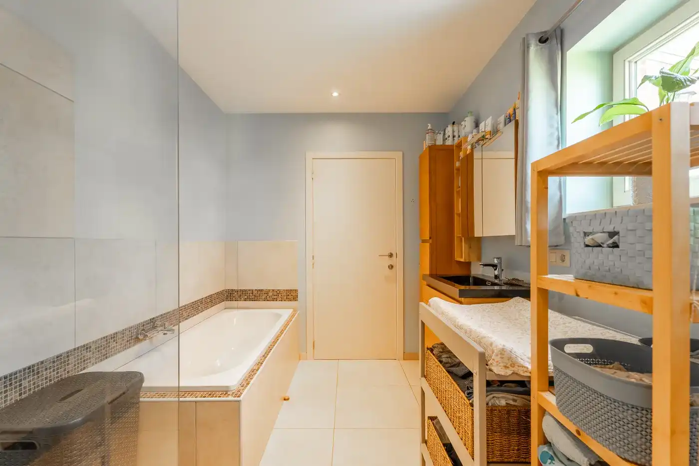 Ruime en gezellige woning met 4 slaapkamers in het centrum van Avelgem foto 12
