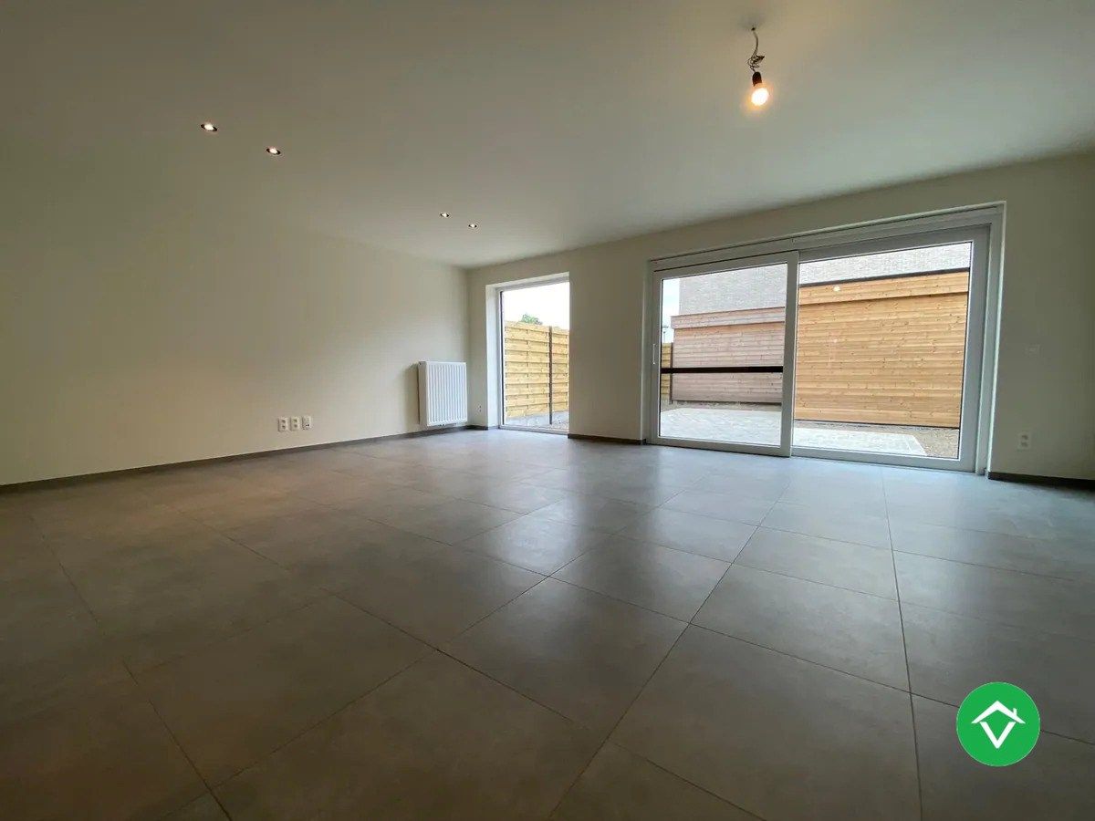 Nieuwbouwwoning met 3 slaapkamers en garage te Koekelare foto 2