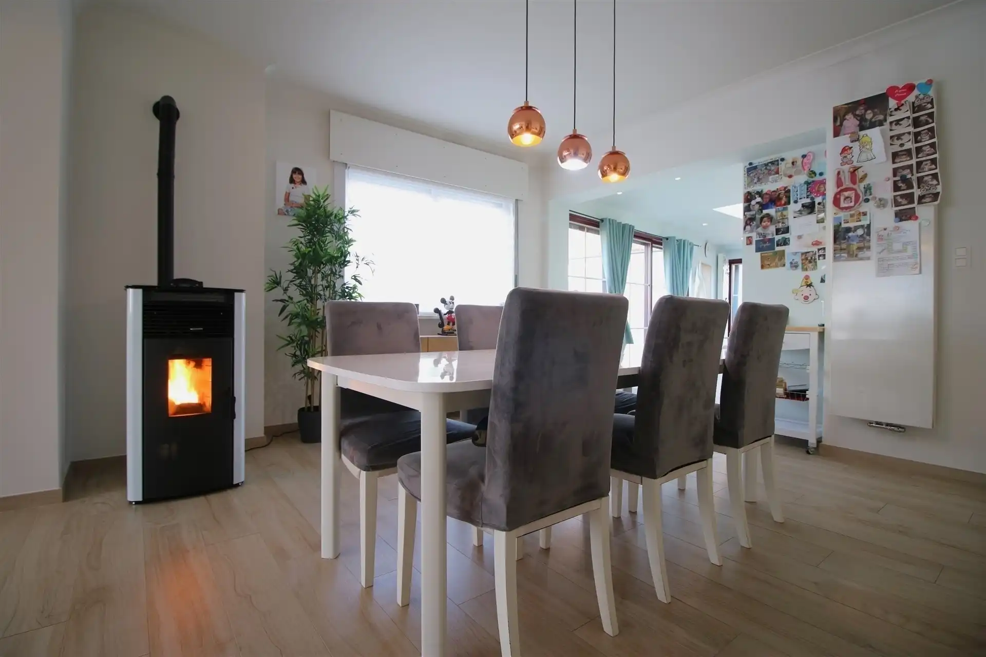 Gerenoveerde woning met 4 slaapkamers foto 4