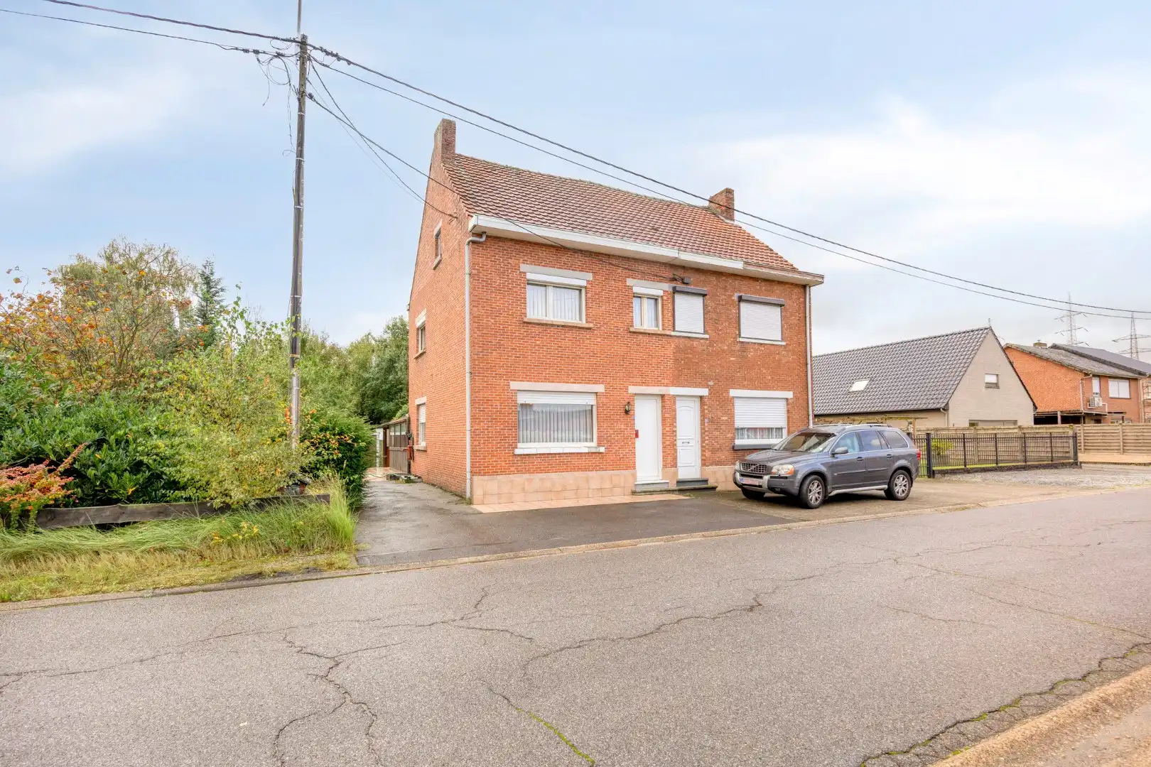 Rustig gelegen te renoveren woning op een mooi perceel van 13 are. foto 32