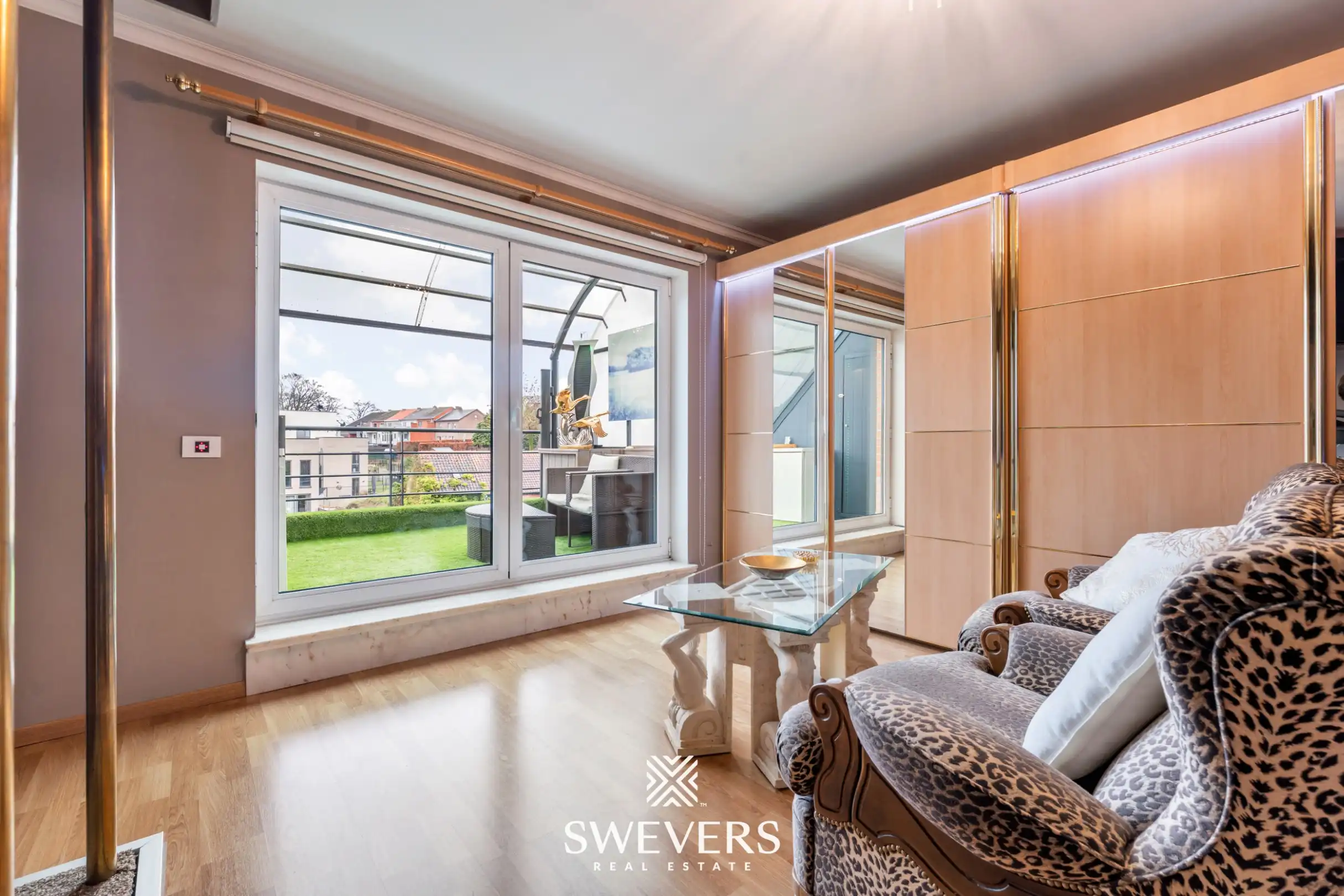 Hoogwaardig appartement met private lift en zolder in hartje Borgloon foto 14