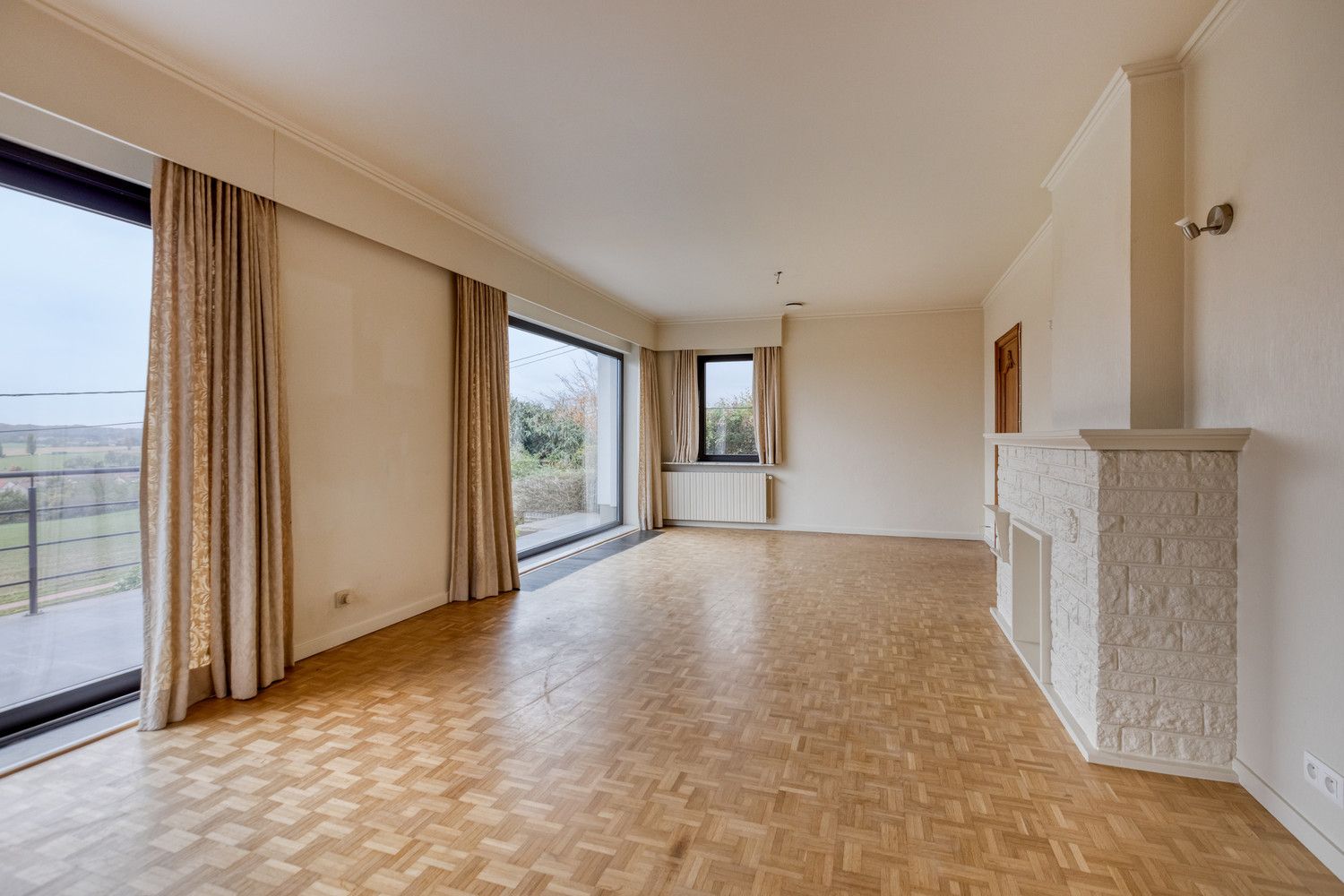 VOLLEDIG VERNIEUWDE OPEN BEBOUWING (OB) MET PRACHTIG UITZICHT EN MODERN COMFORT! foto 9