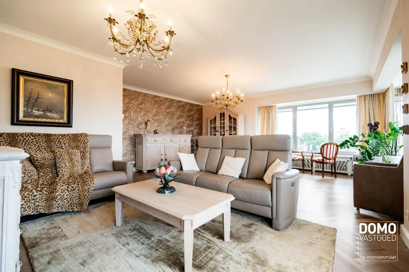 Stijlvol wonen in hartje Hasselt met een uniek uitzicht over het Kolonel Dusartplein foto 2
