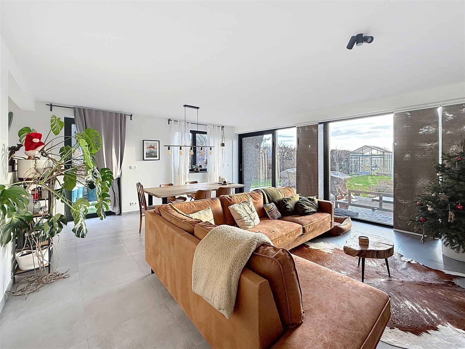 Moderne woning met 3 slpks, tuin, parking foto 7