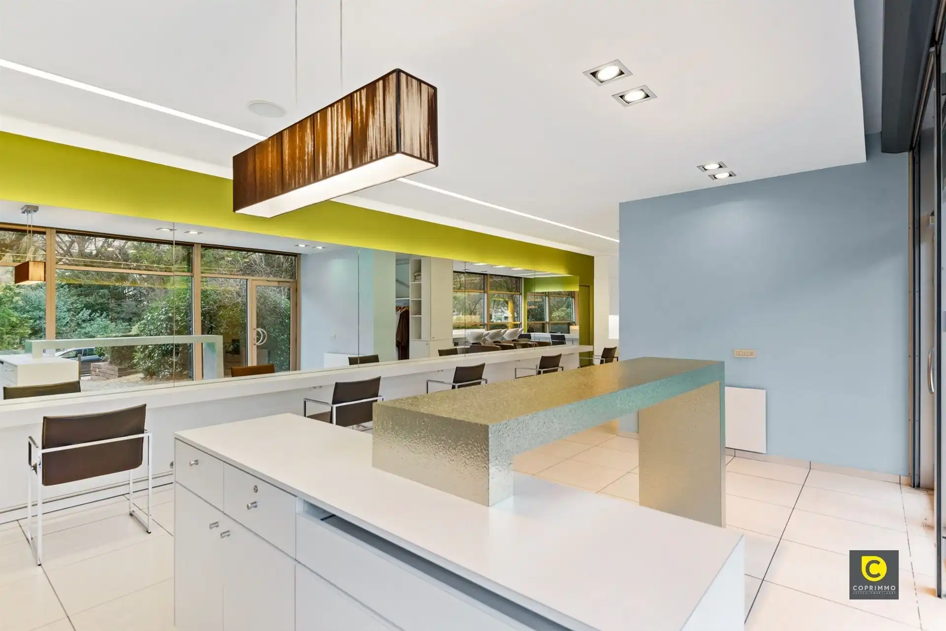 Handelsruimte op centrale locatie foto 4