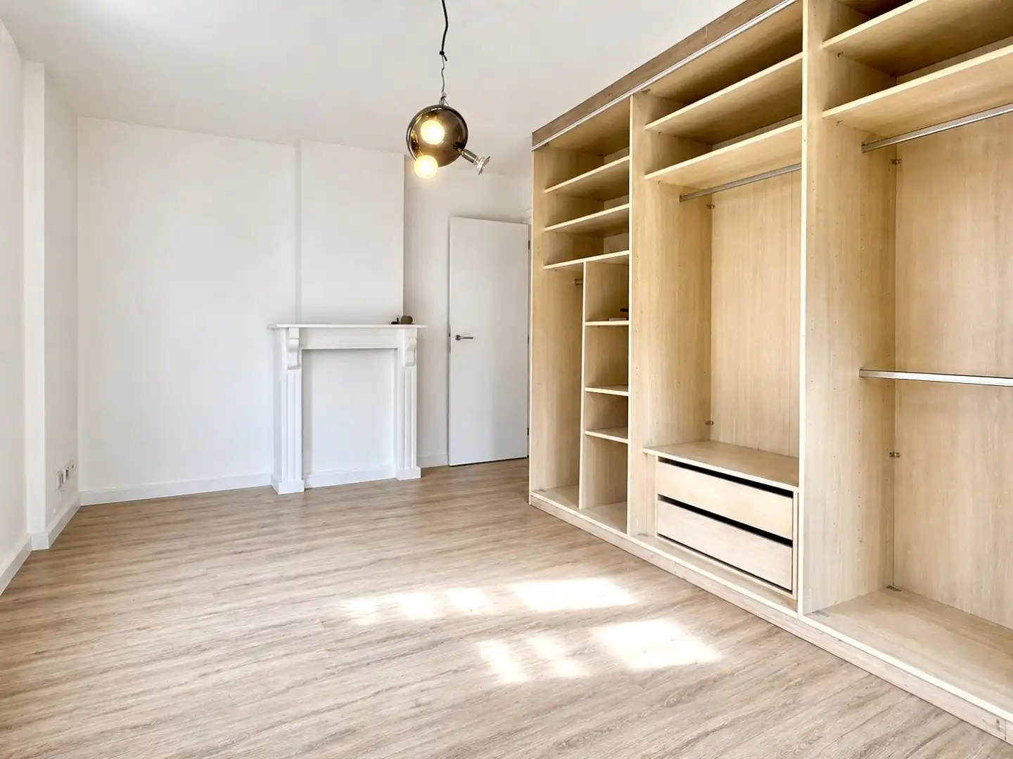 Lichtrijke hoekwoning met 2 slaapkamers in het centrum van Izegem!  foto 6