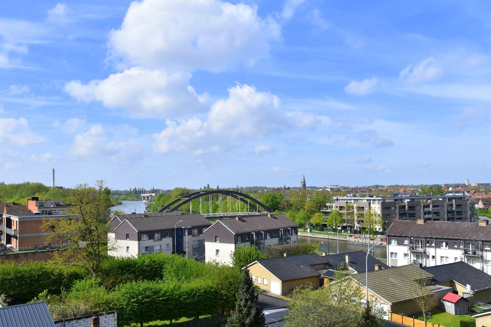 Ruim 3-slaapkamer appartement op de 4de verdieping met kelderberging en autostaanplaats te koop in Harelbeke foto 13