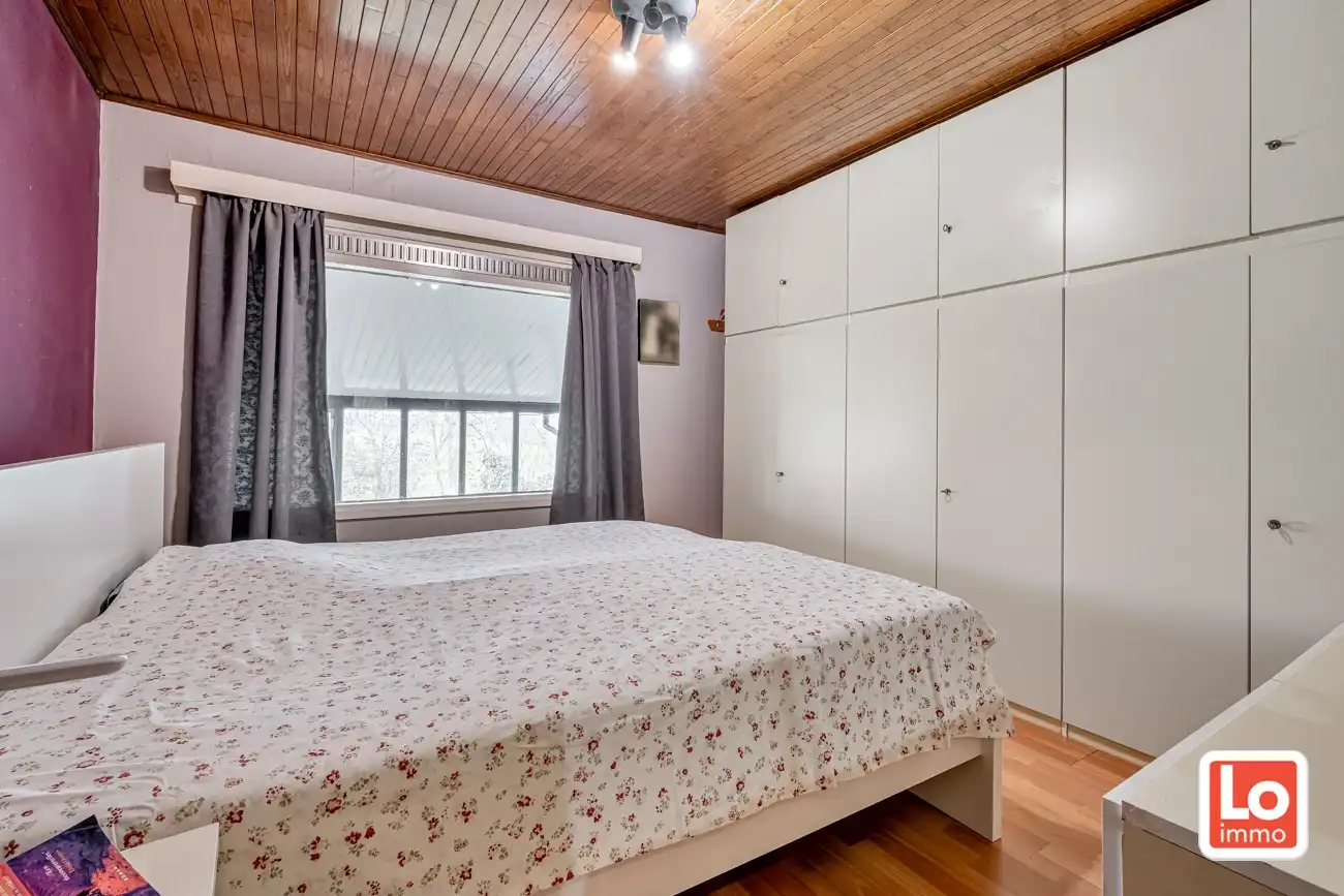 Ruime volledig te renoveren open gelijkvloerse prefab woning met inpandige garage en tuin met open zicht of perceel bouwgrond met afbraak/heropbouw mogelijkheden aan 6% BTW op een rustige locatie nabij het centrum van Zeveneken! foto 22