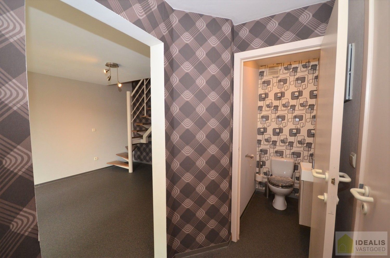 Idealis Vastgoed – Ruim duplexappartement met 4 slaapkamers in Genk op wandelafstand van Houthalen-Oost foto 13