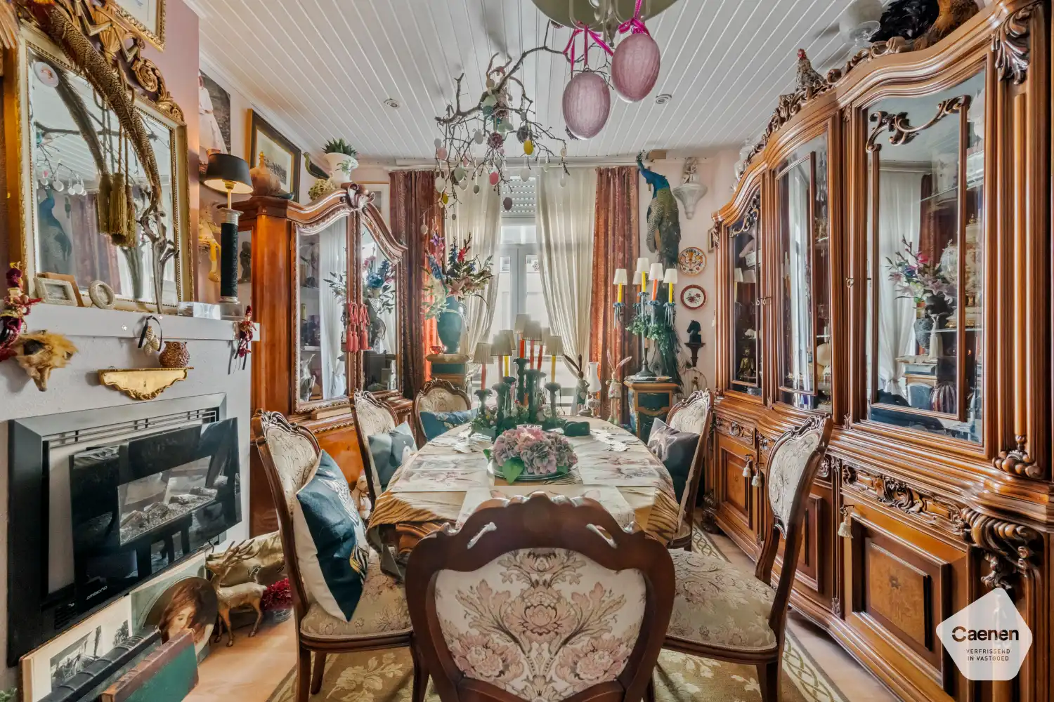 Op te frissen centraal gelegen 2 slaapkamer appartement foto 3