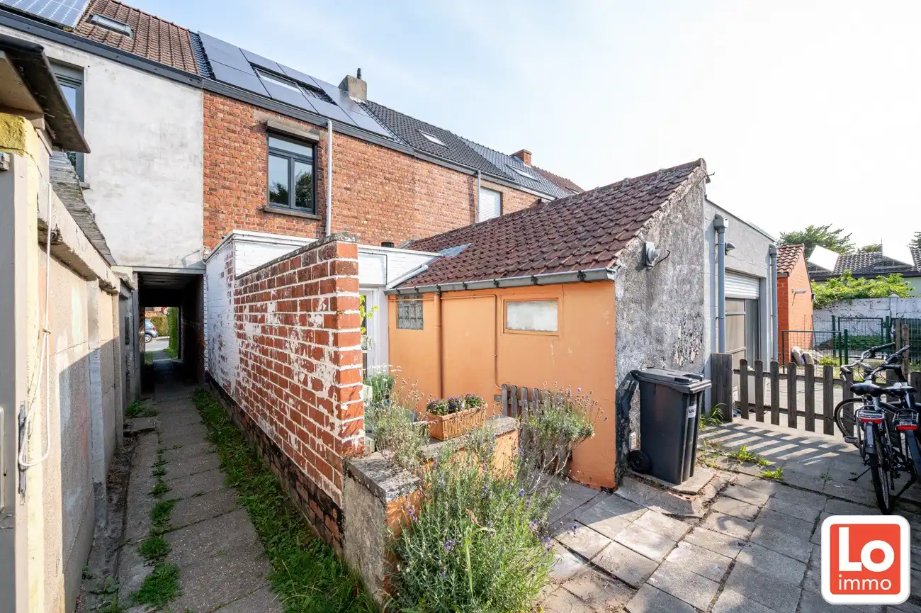 VERKOCHT!! Leuke gezellige starterswoning met aangename ruime stadstuin op een goede locatie tussen Gent en Oostakker centrum! foto 19