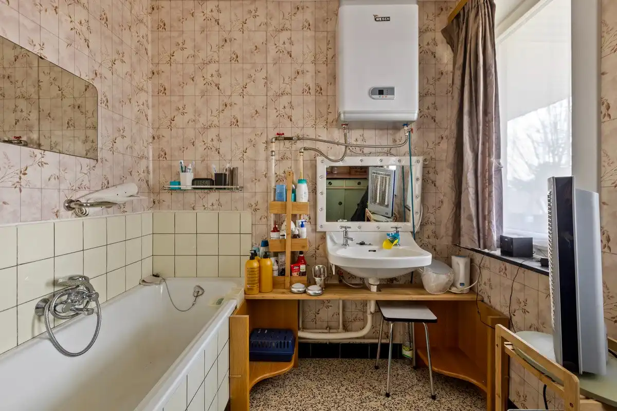 Renovatieproject te koop in Houthalen foto 12