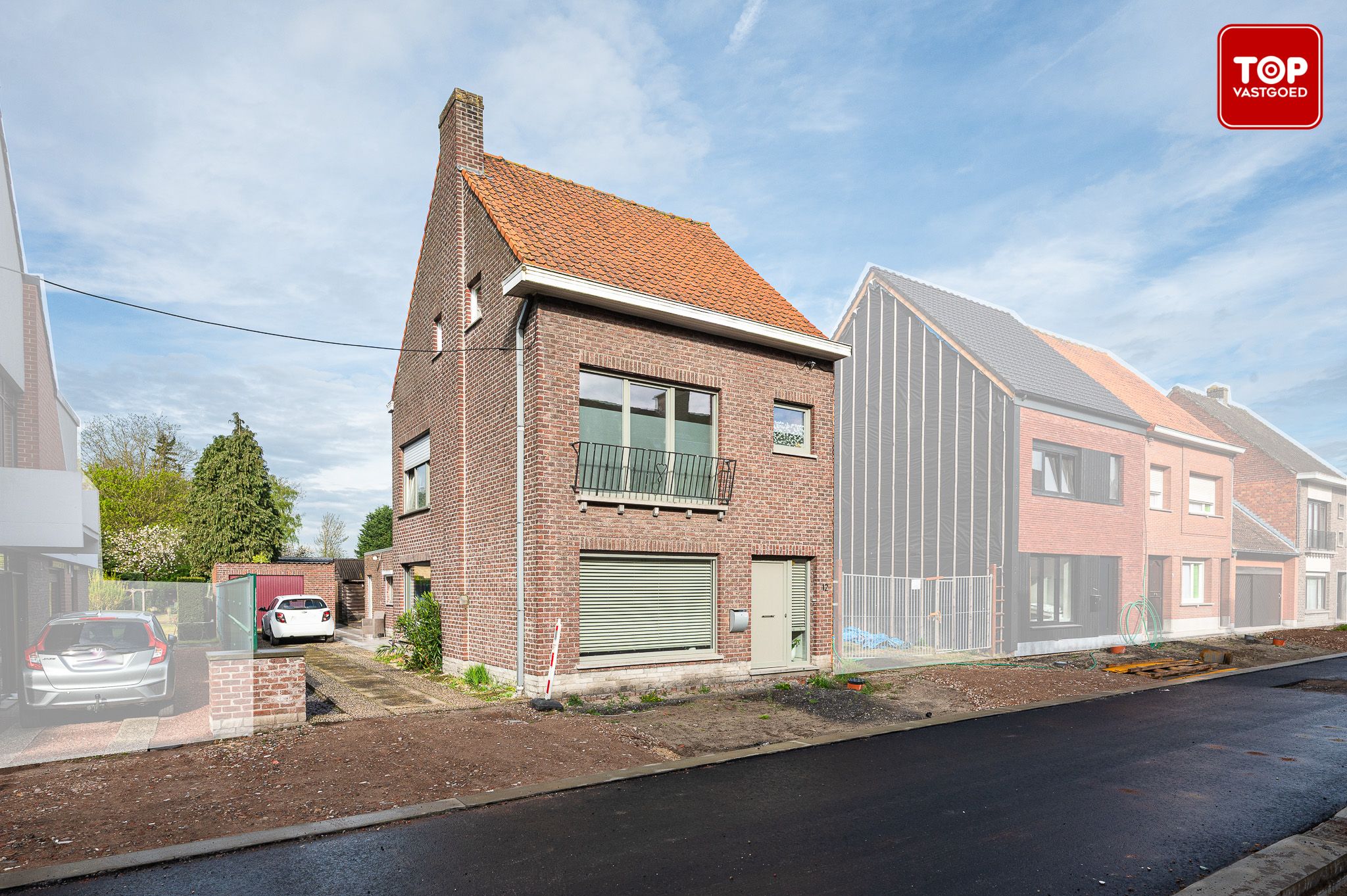 Halfopen woning met leuke tuin in centrum eeklo foto {{pictureIndex}}