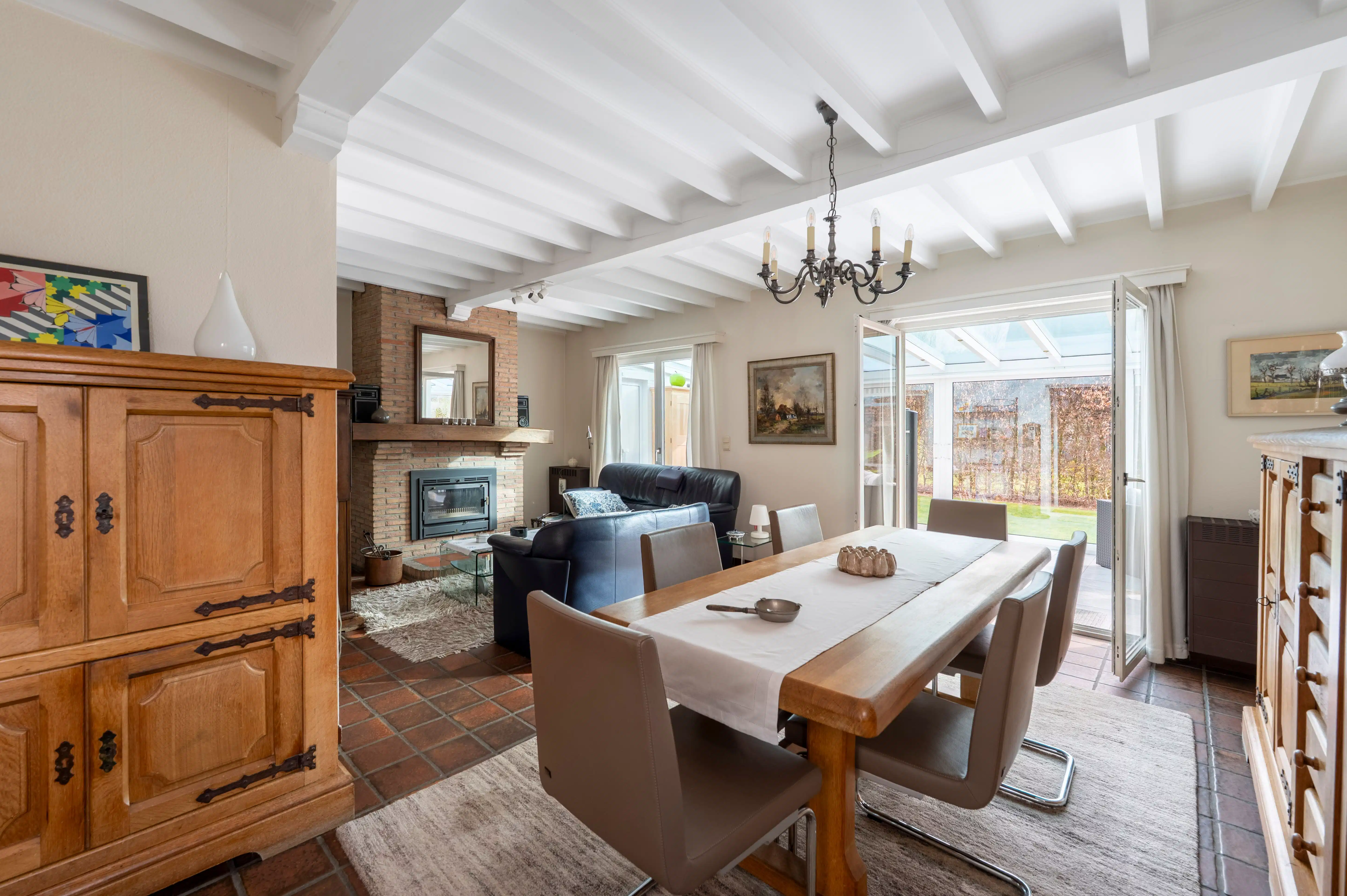 Charmant landhuis met zonnige tuin in rustige woonwijk te Ekeren! foto 4