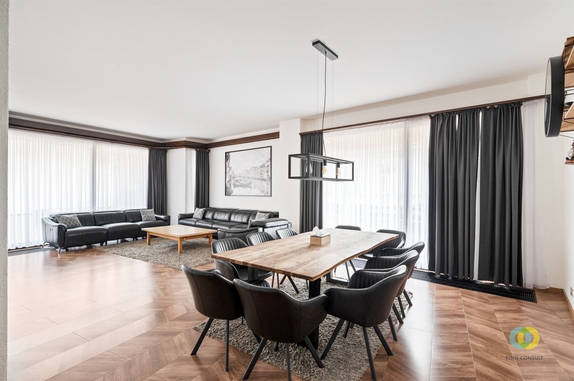 Hoofdfoto van de publicatie: buitengewoon huis