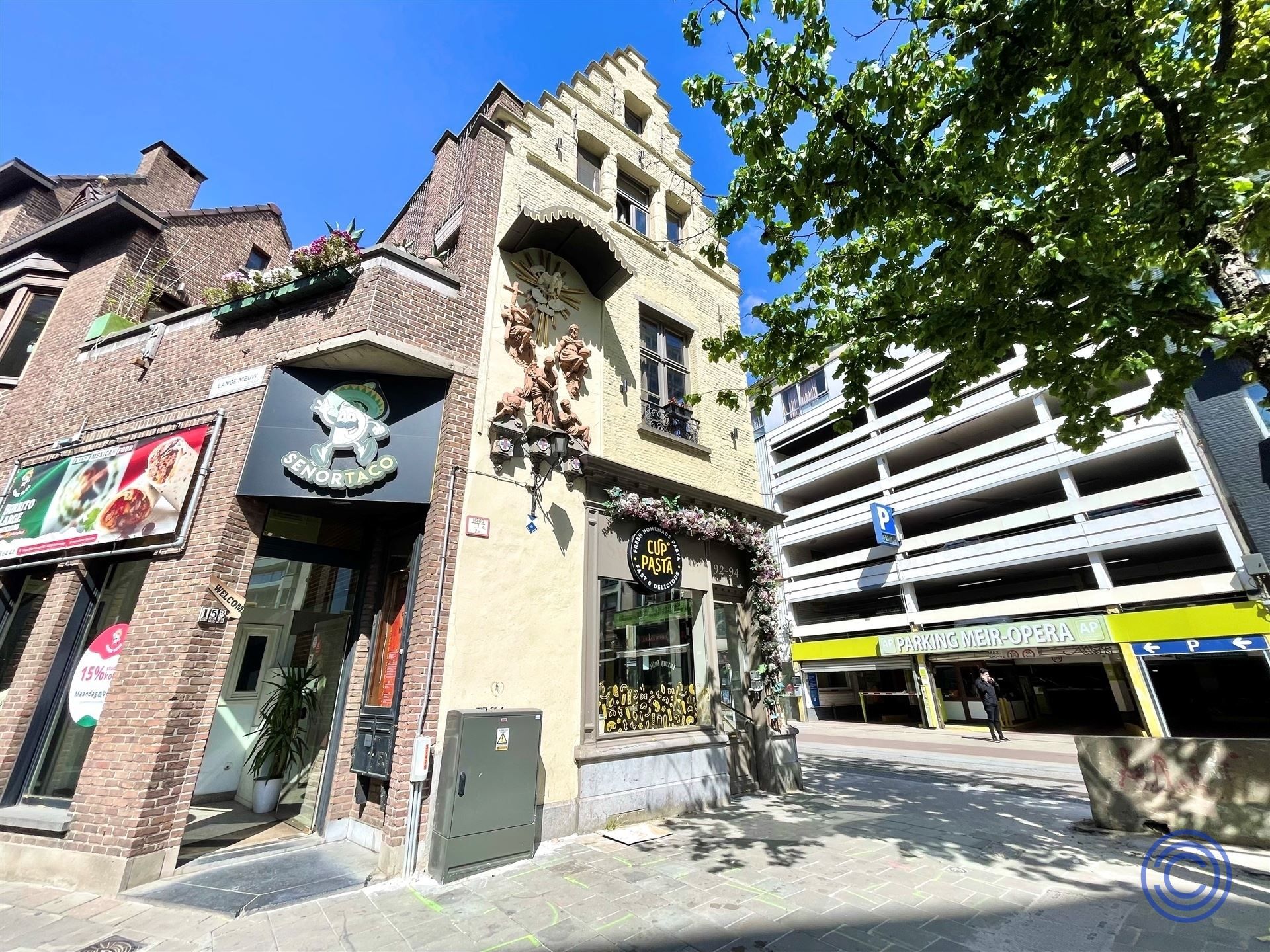 Vergund en instapklaar pand met handelspand en 4 studio's voor Airbnb! foto 7