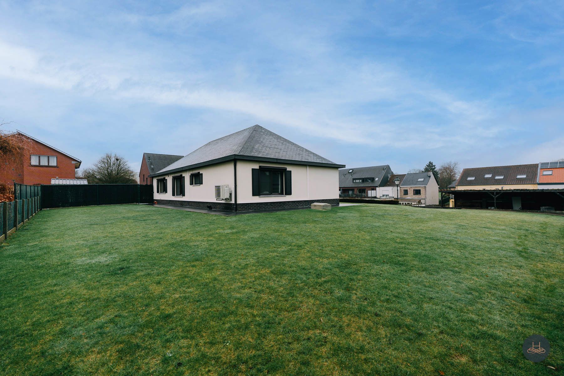 Ruime energiezuinige gezinswoning met veel parkeerplaatsen foto 22