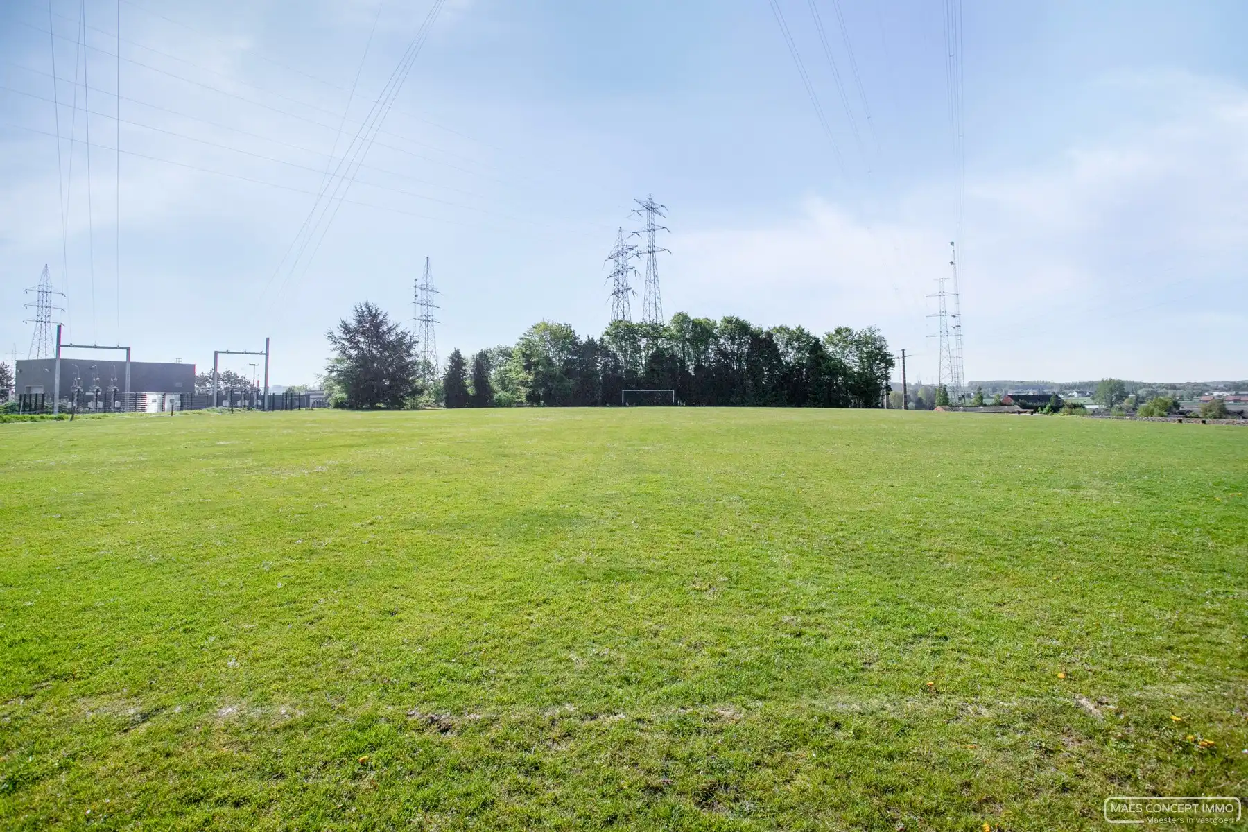 Café en voetbalveld te koop in het landelijke Wortegem foto 20