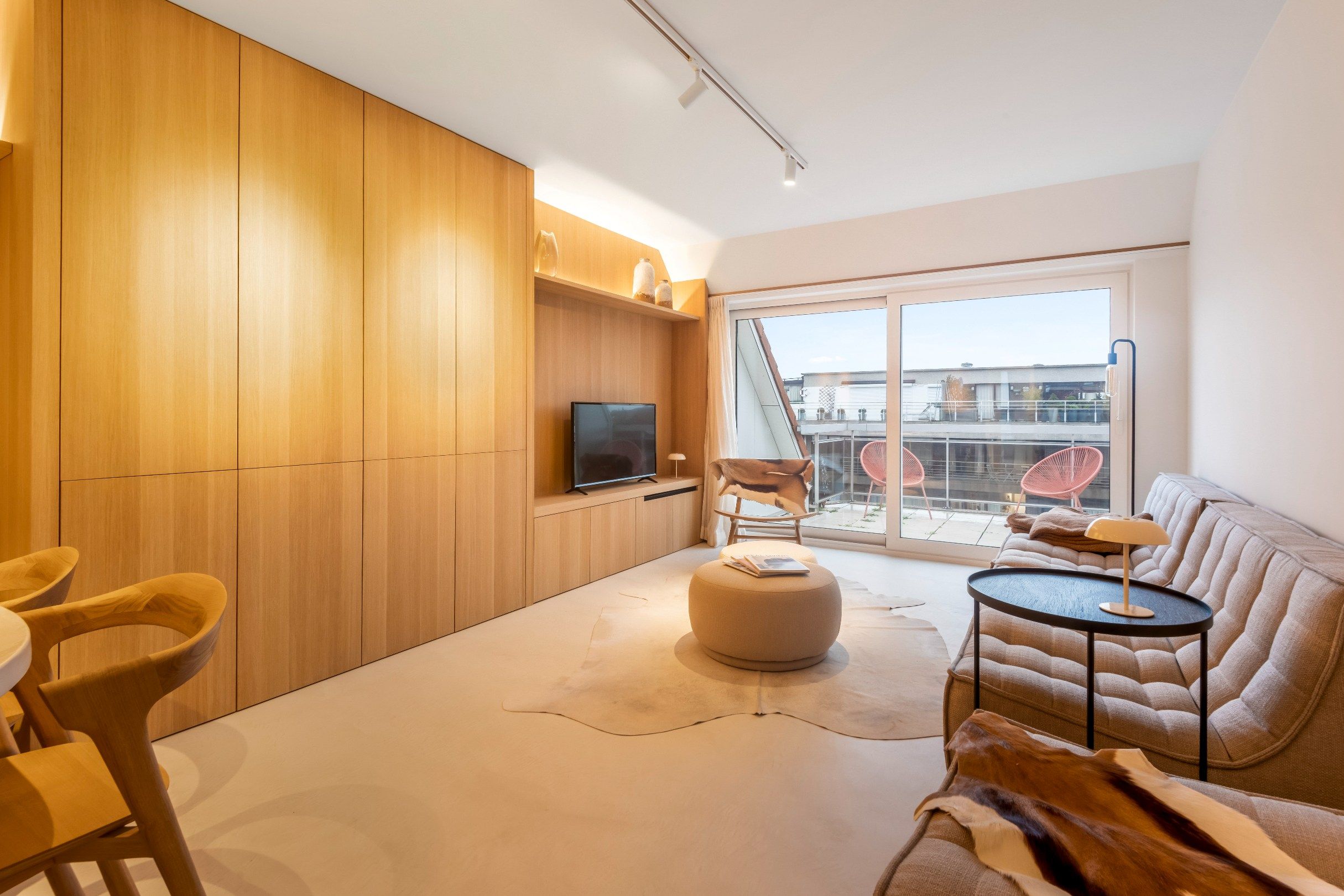 Prachtig gerenoveerde triplex gelegen op de Lippenslaan foto {{pictureIndex}}