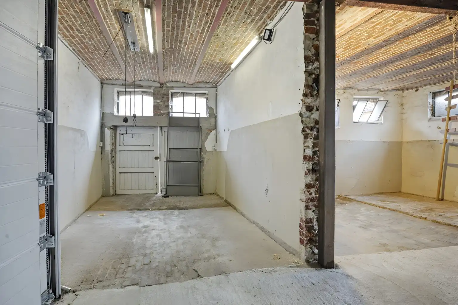 INSTAPKLARE WONING MET BIJGEBOUW EN RUIME GARAGE/LOODS  foto 26