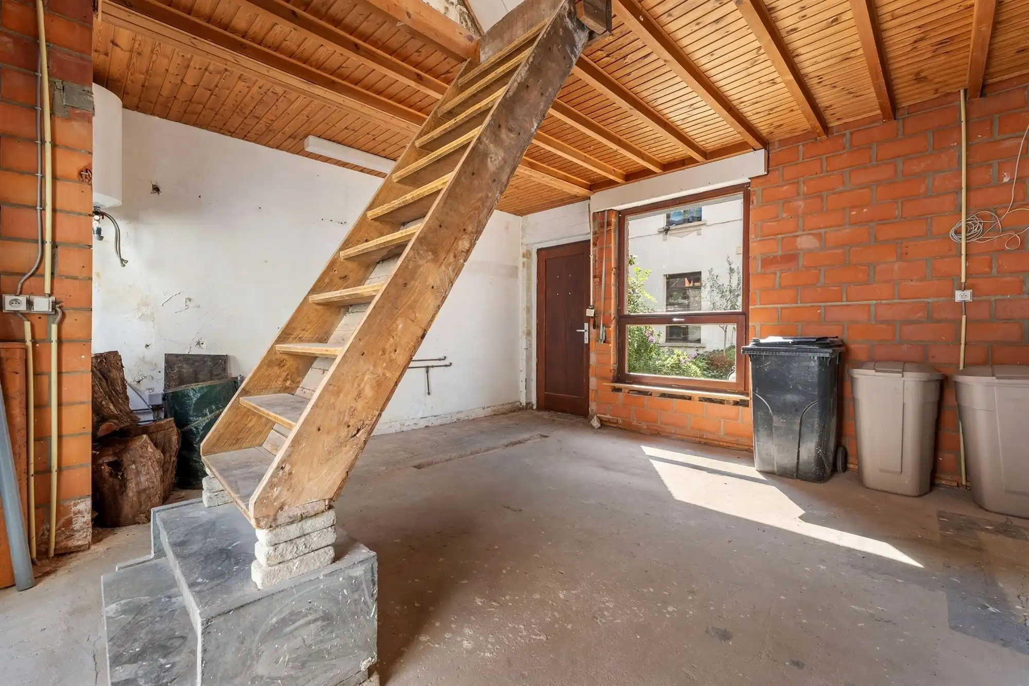 Steegwoning met naastliggend atelier/opslagplaats foto 22