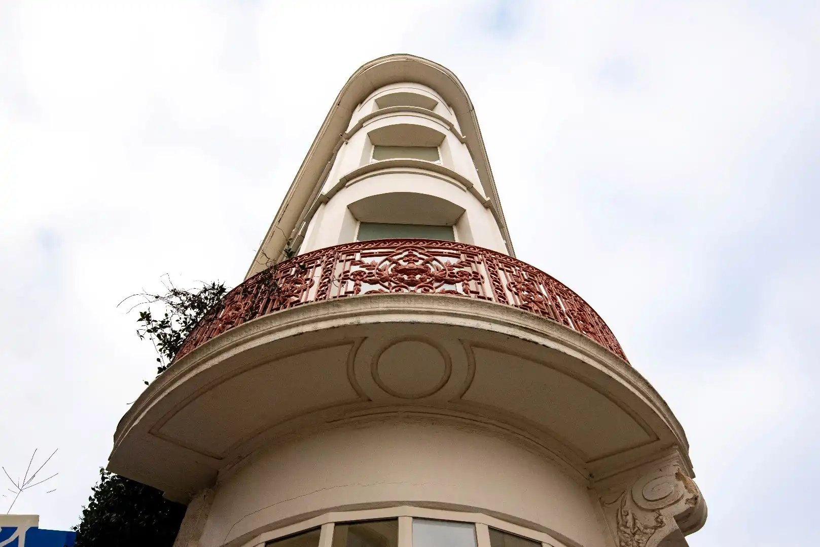 Iconisch hoekgebouw met met uitzonderlijk potentieel foto 3