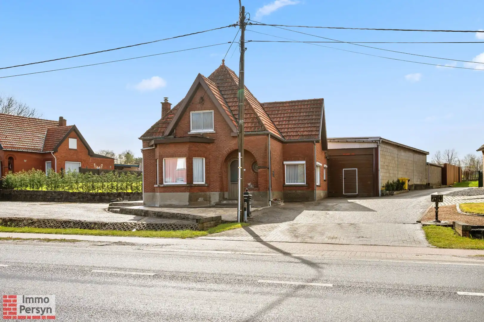 Woning met loods en aangrenzende bouwgrond te koop. 27 are foto 2