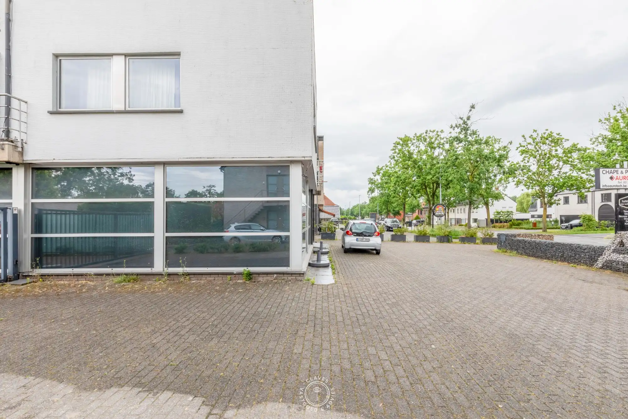 Instapklaar handelspand op centrale locatie met uitstekende visibiliteit foto 19