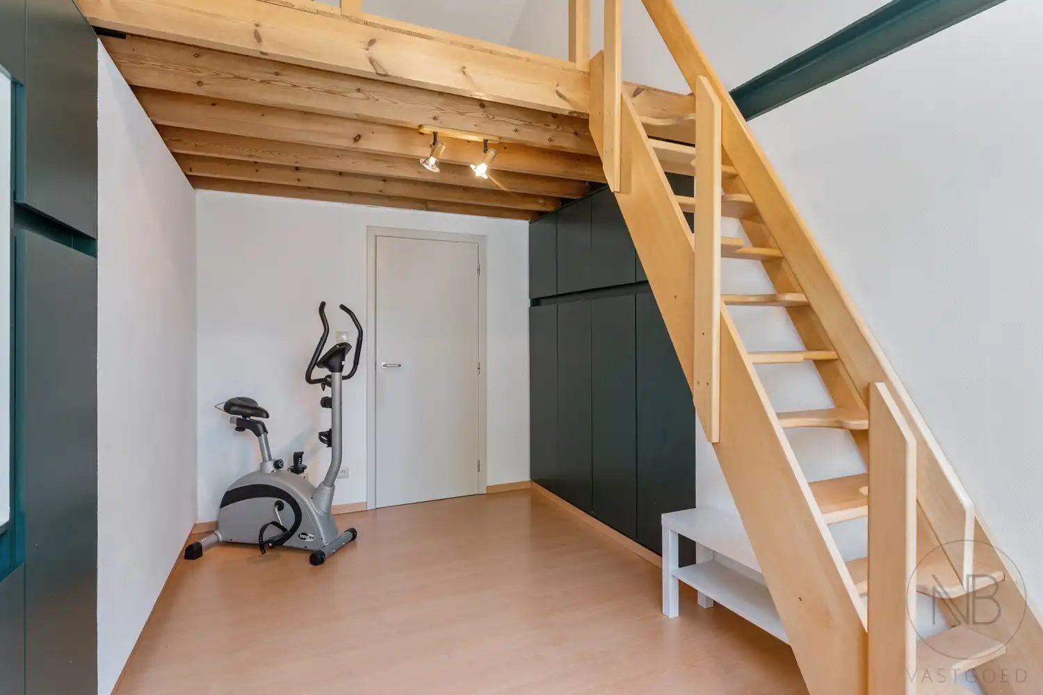 Moderne villa  met zwembad op toplocatie in Genk - instapklaar en future-proof foto 30