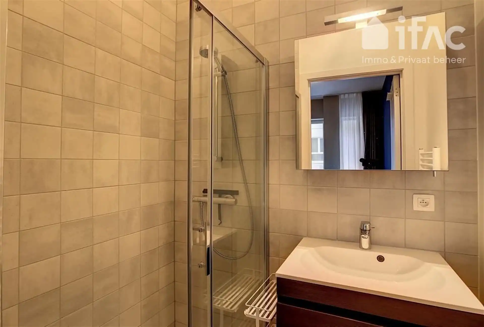 Zeer goed gelegen en gemeubeld appartement foto 10