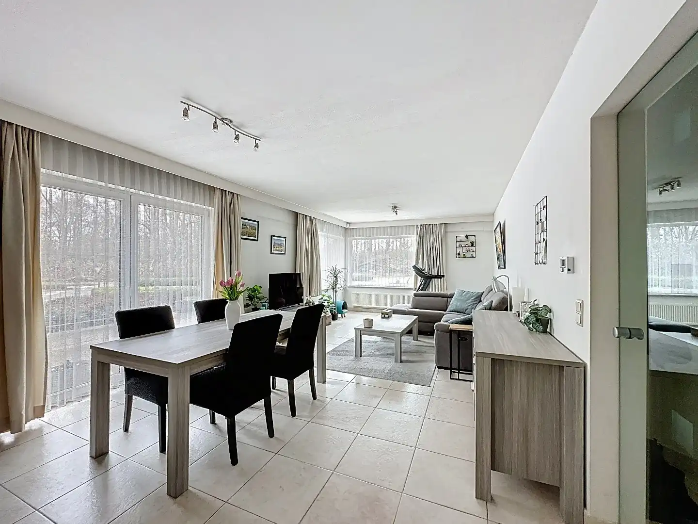 Instapklaar gelijkvloers appartement te Kessel-Lo! foto 2