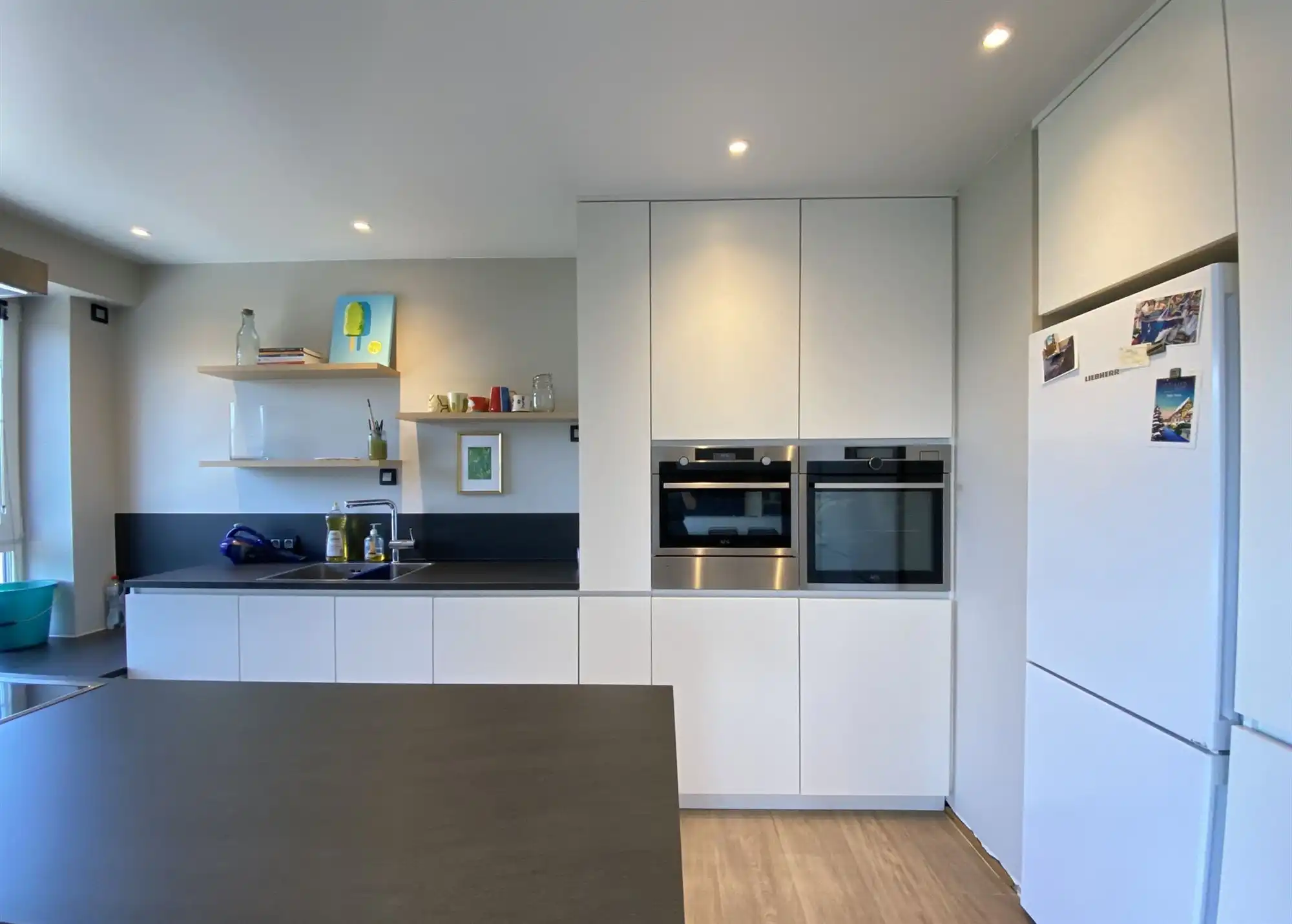 Instapklaar luxueus gerenoveerd 3 slaapkamer appartement met garage op toplocatie in Gent foto 7